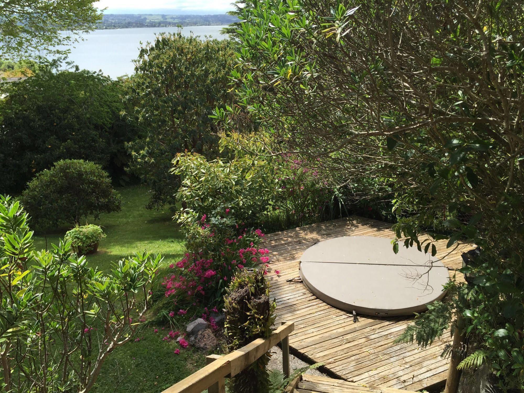 Lakeview Holiday Home Rotorua Exterior photo